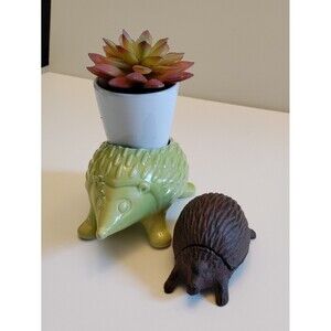 VTG Green Hedgehog ceramic planter & H.Hog Cast Iron Key Keeper Set